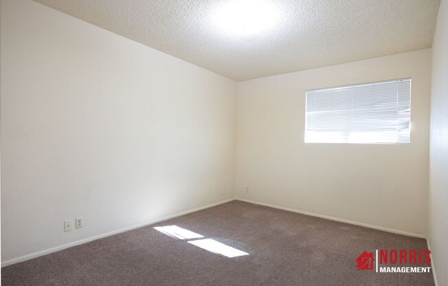 2 beds, 1 bath, 600 sqft, $900, Unit #1 (077)