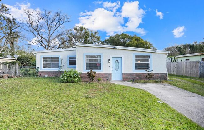 This charming 3 Bedroom, 2 Bath Single Family Home For Rent at 107 Garrison Dr. Sanford, FL 32771