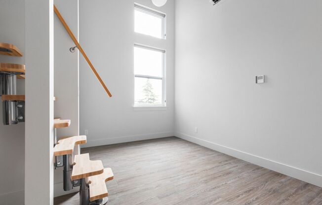 Studio, 1 bath, 303 sqft, $1,461, Unit 408