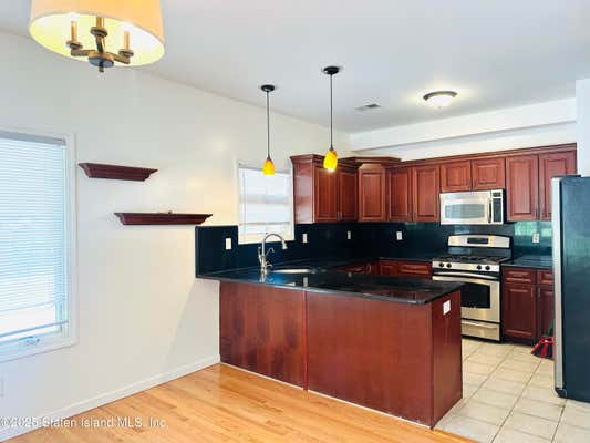 277 RIEDEL AVE