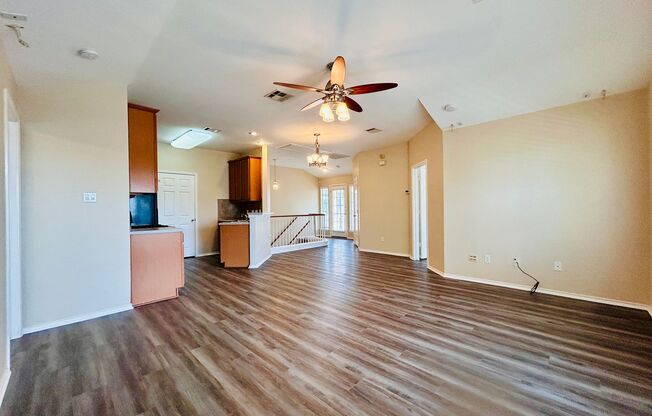 2 beds, 2 baths, $1,595, Unit # 1701