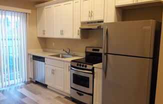 1 bed, 1 bath, 406 sqft, $1,145, Unit 211