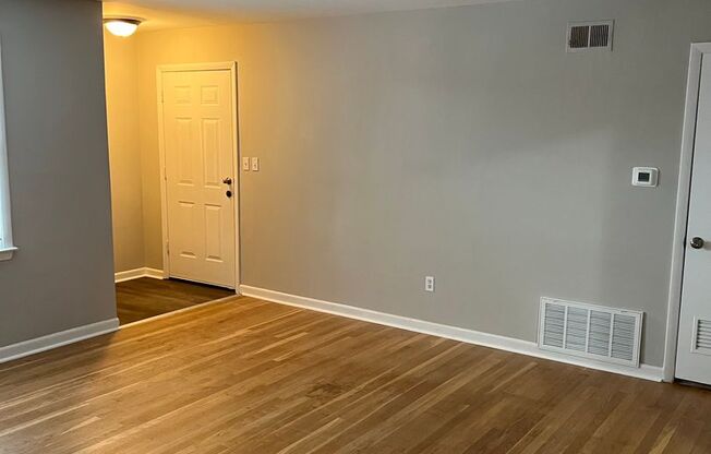 2 beds, 1 bath, 750 sqft, $1,295, Unit 1140D