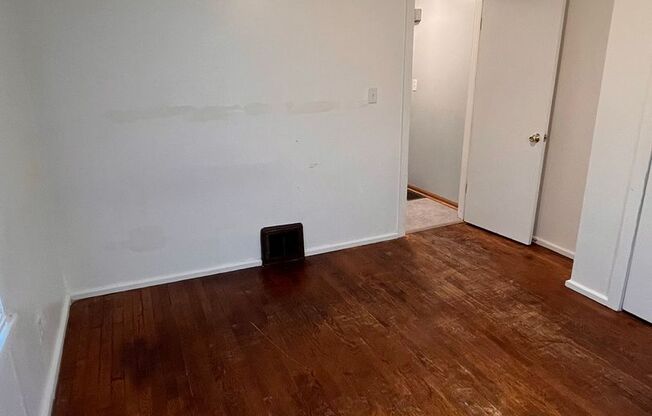 2 beds, 1 bath, $1,050