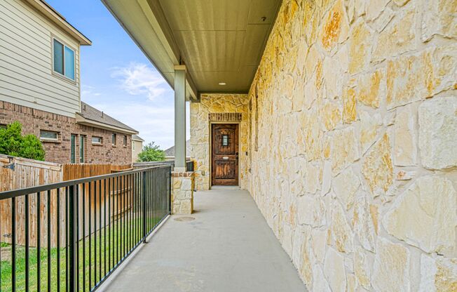 4 BEDROOM FOR RENT- SEPARATE LIVING AREA - OFFICE