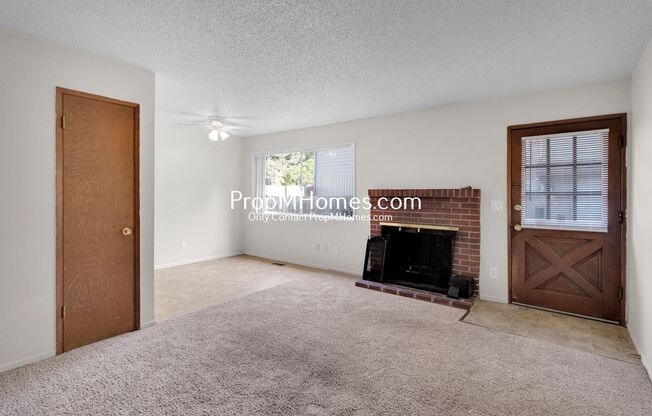 Cozy Beaverton Two Bedroom Apartment! Deposit Special & New Photos!
