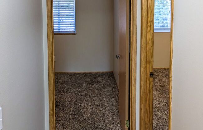 2 beds, 2 baths, 950 sqft, $1,325, Unit 18