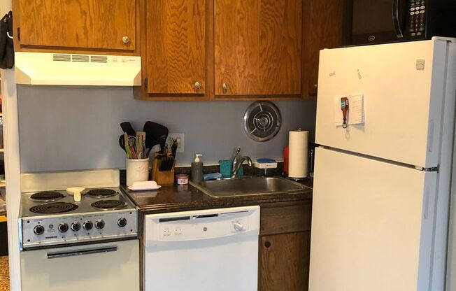 1 bed, 1 bath, 693 sqft, $1,750, Unit 04