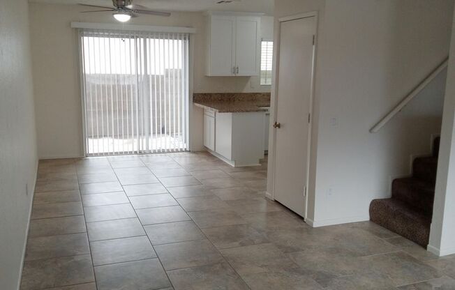 15 - Desert Knolls 2