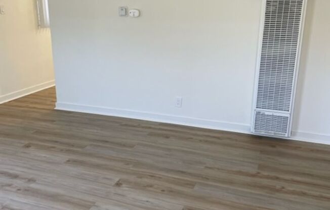 2 beds, 1 bath, $1,995, Unit H