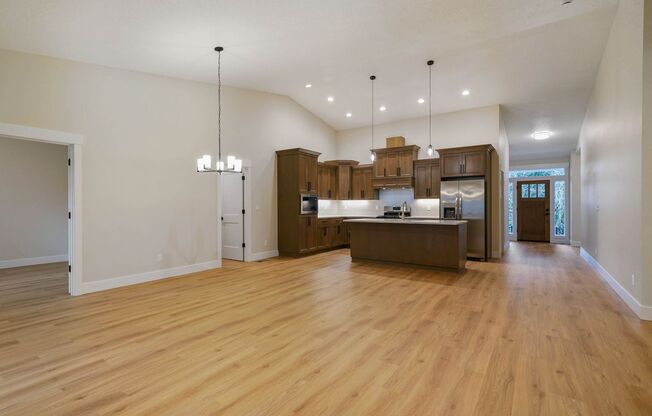 3Bd/2Ba Single Story Home - For viewing!