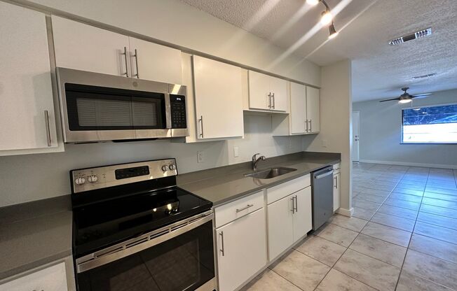 Lakeside Cove Apartments