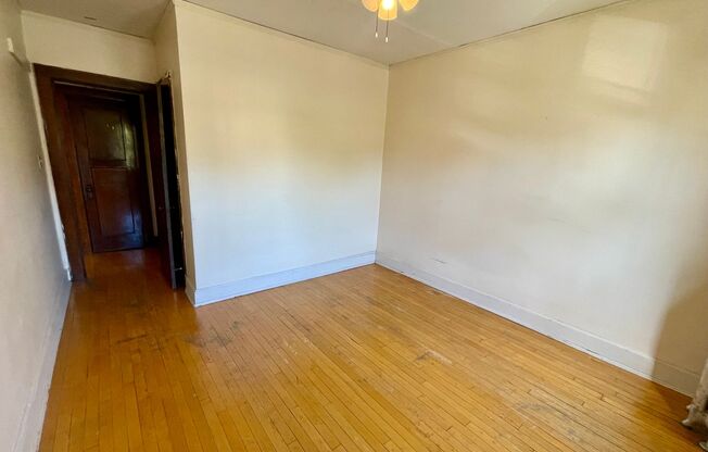 1 bed, 1 bath, $1,025, Unit 17