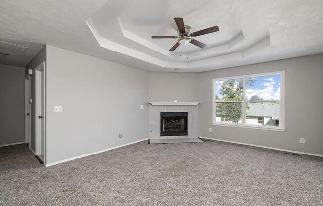 4 Bed 3 Bath 2 Car Garage -In Ground Pool-1st Months Rent Free