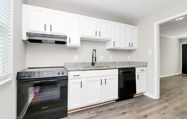 2 beds, 1 bath, $1,495, Unit 1827 Academy St