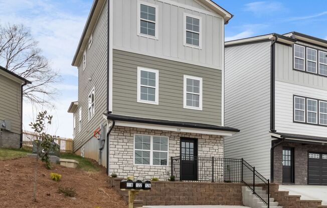 Brand New Luxury Home close to Downtown and the River Walk!