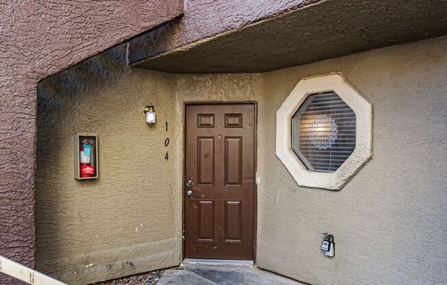 Downstairs Condo with Lots of Upgrades