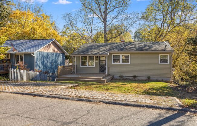 Bright 3-Bedroom in West Asheville with Fenced Yard & Workshop Potential. 6-Month or 12-Month Leases Considered.