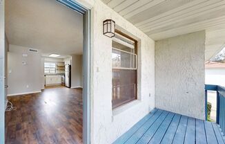 Renovated 2 Bedroom / 1 Bathroom Apartment