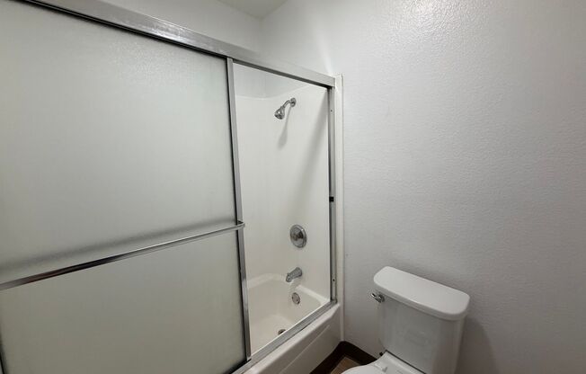 1 bed, 1 bath, 562 sqft, $2,045, Unit 136