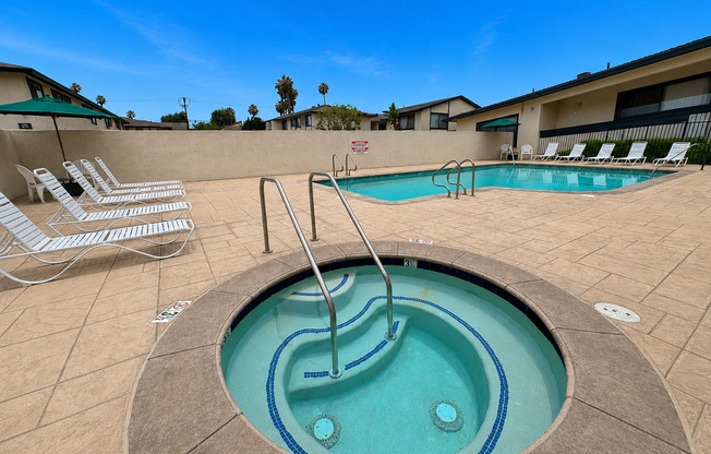 2 beds, 2 baths, 993 sqft, $2,385, Unit 73