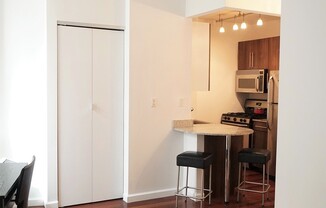 Studio, 1 bath, 367 sqft, $3,300, Unit 606