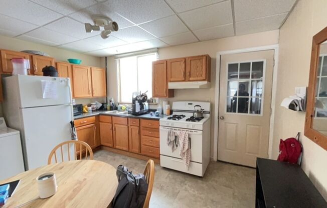 Two Bedroom Town Home in Morgan Park!