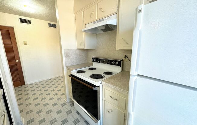 1 bed, 1 bath, $500, Unit Apt 10