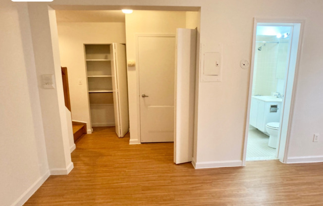 1 bed, 1.5 baths, 700 sqft, $2,500, Unit 1A