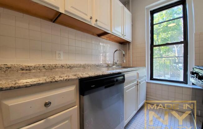 1 bed, 1 bath, $2,500, Unit 2B