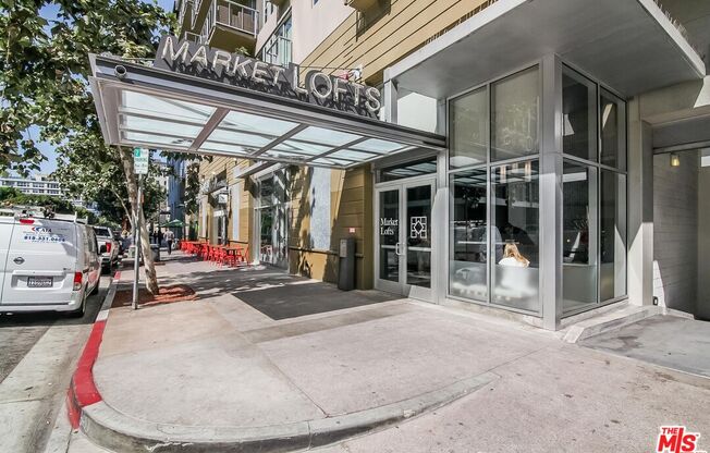Studio, 1 bath, 660 sqft, $2,700, Unit 609