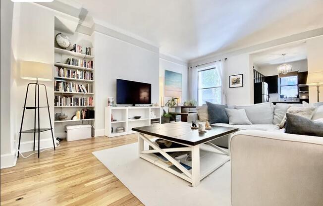 349 W 84 ST
