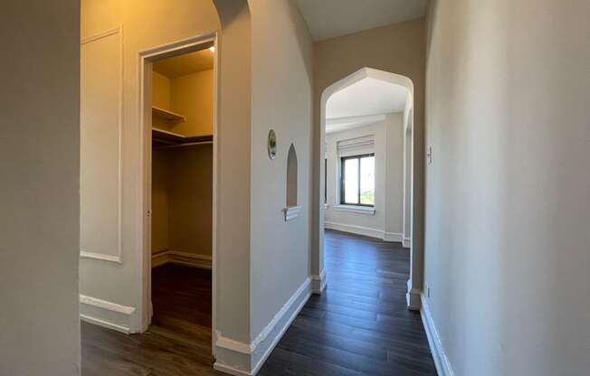 Lovely Entrance View at 1033 W Loyola, Chicago, IL, 60626