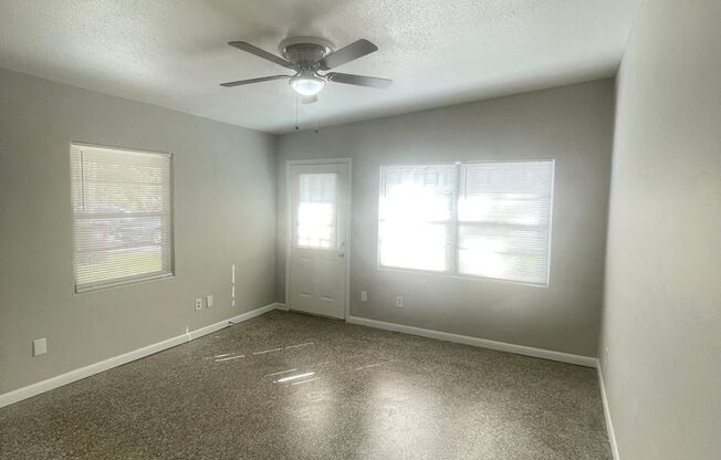 2 beds, 1 bath, $1,595