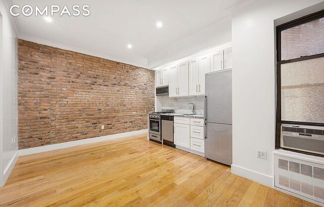 145 W 4 ST