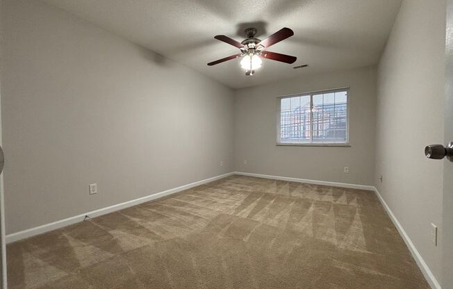 2 beds, 1.5 baths, 1,049 sqft, $1,295, Unit 220-1C ORM