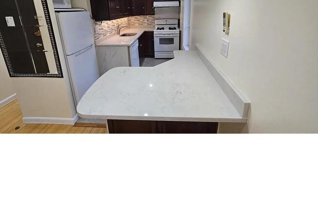 318 E 62 ST