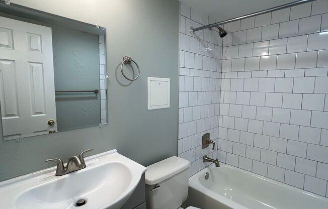 1 bed, 1 bath, $1,325, Unit Apt 2