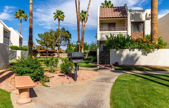 1 bed, 1 bath, 727 sqft, $1,425, Unit Q109