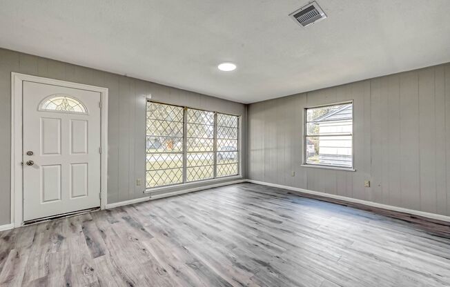 Affordable 3BD/2BA single-family house!