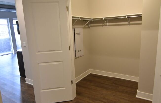 1 bed, 1 bath, 673 sqft, $3,200, Unit 3833-419