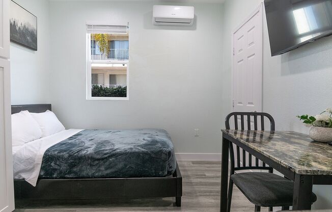 Studio, 1 bath, 141 sqft, $1,077.08, Unit 03