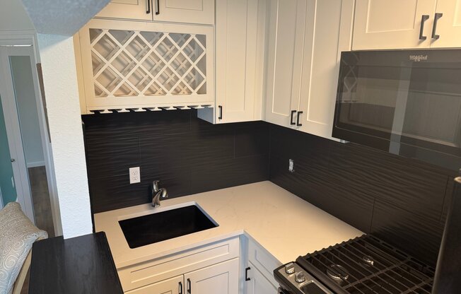 1123 DISRAELI CIR
