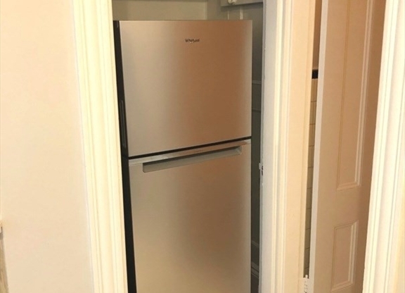 1 bed, 1 bath, 550 sqft, $3,500, Unit 5