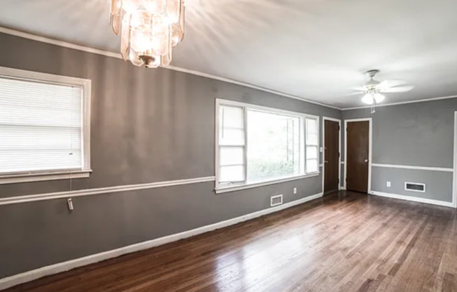 3 bed and 1 bath in Decatur!