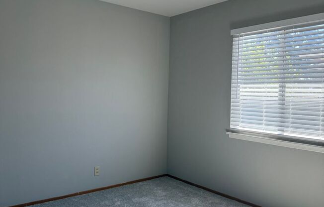 325 AND 331 KUEHNIS DR