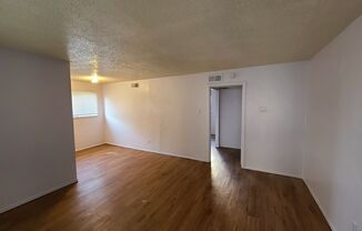 1 bed, 1 bath, 631 sqft, $1,000, Unit Apt B