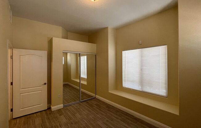 3 beds, 2 baths, $1,595