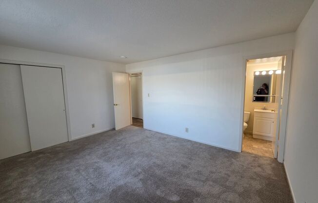 2 beds, 1.5 baths, 1,015 sqft, $1,140, Unit Z-09