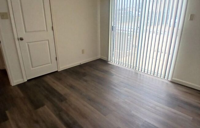 2 beds, 1 bath, 800 sqft, $1,095, Unit 190103